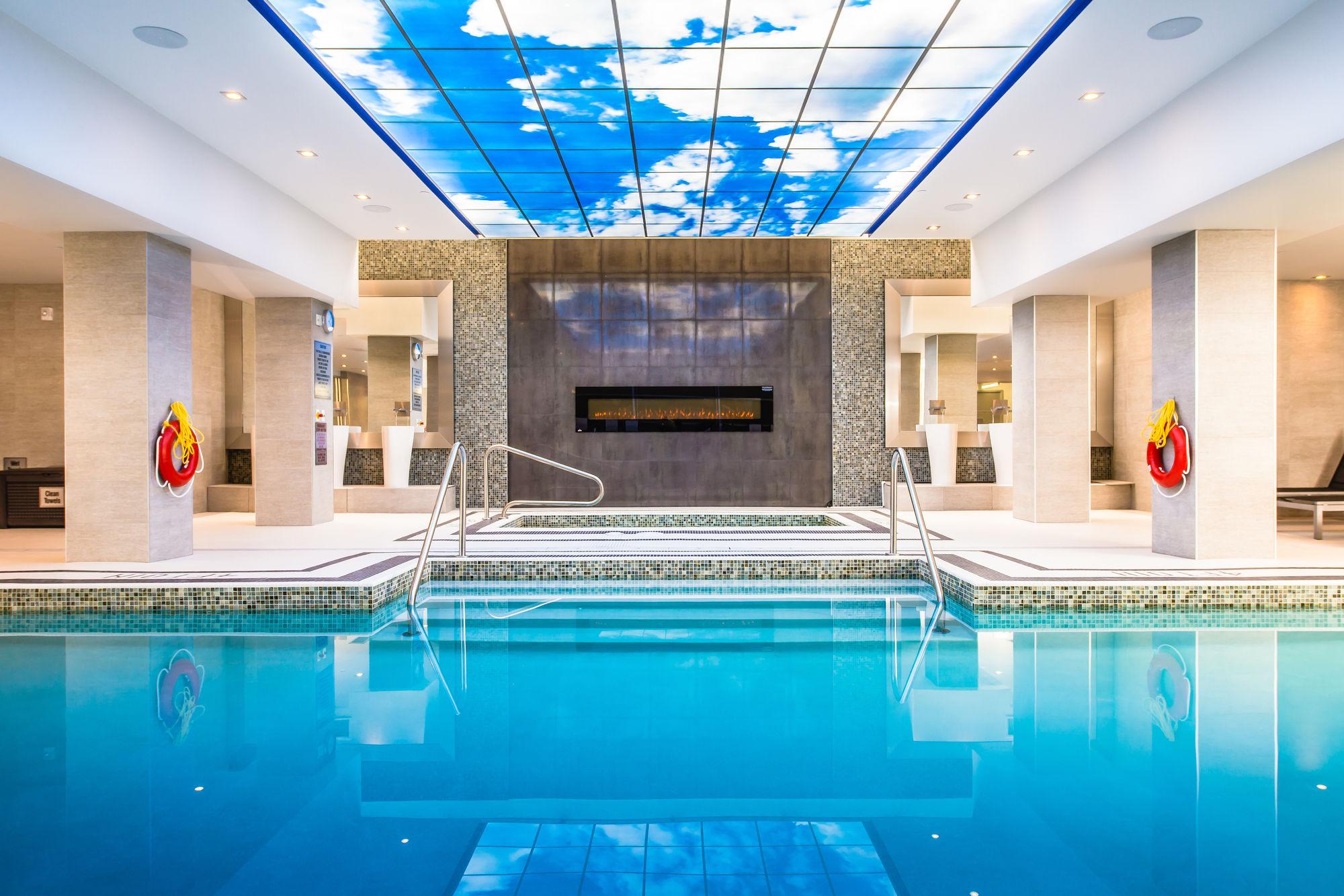 Delta Hotels By Marriott Waterloo Extérieur photo