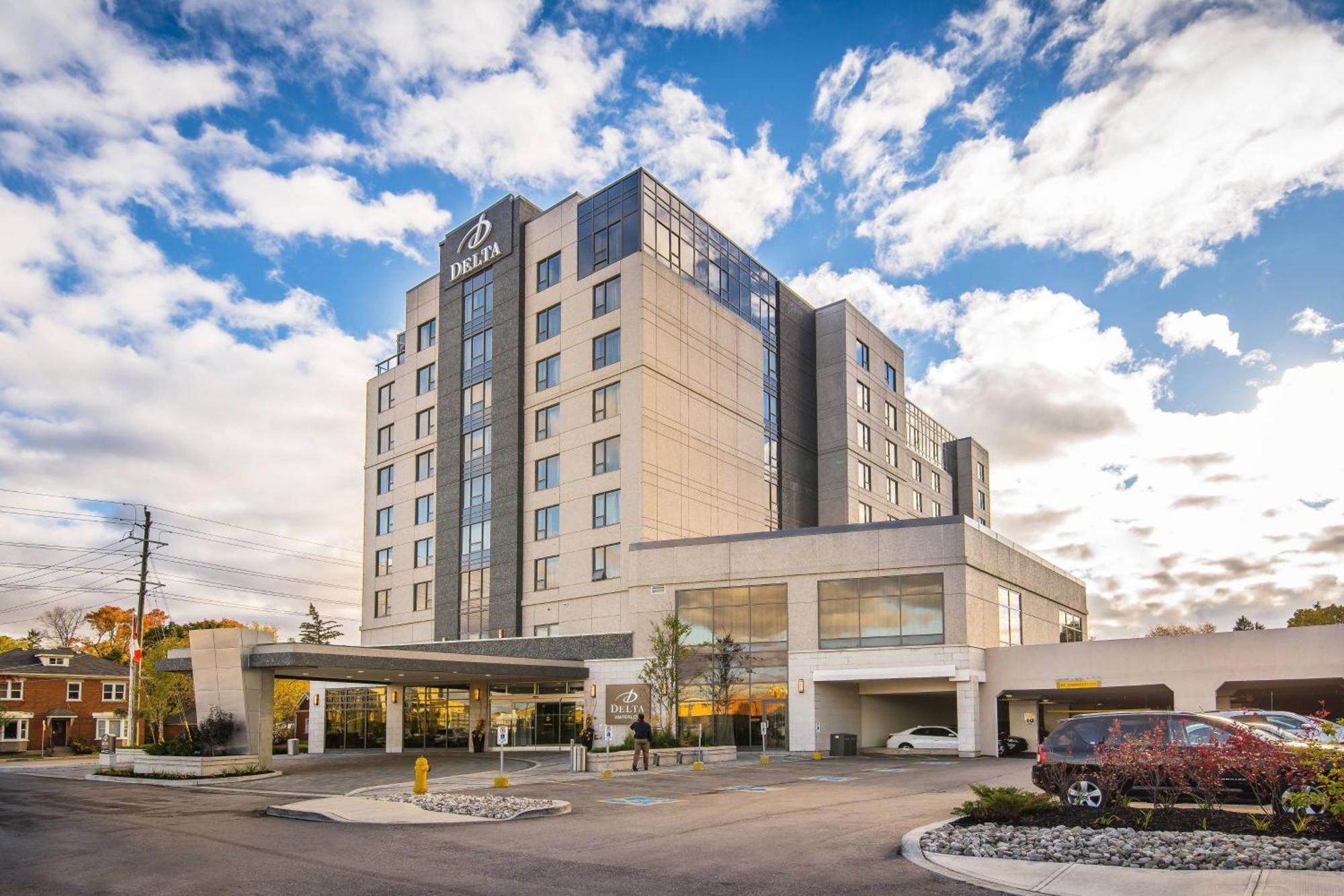 Delta Hotels By Marriott Waterloo Extérieur photo