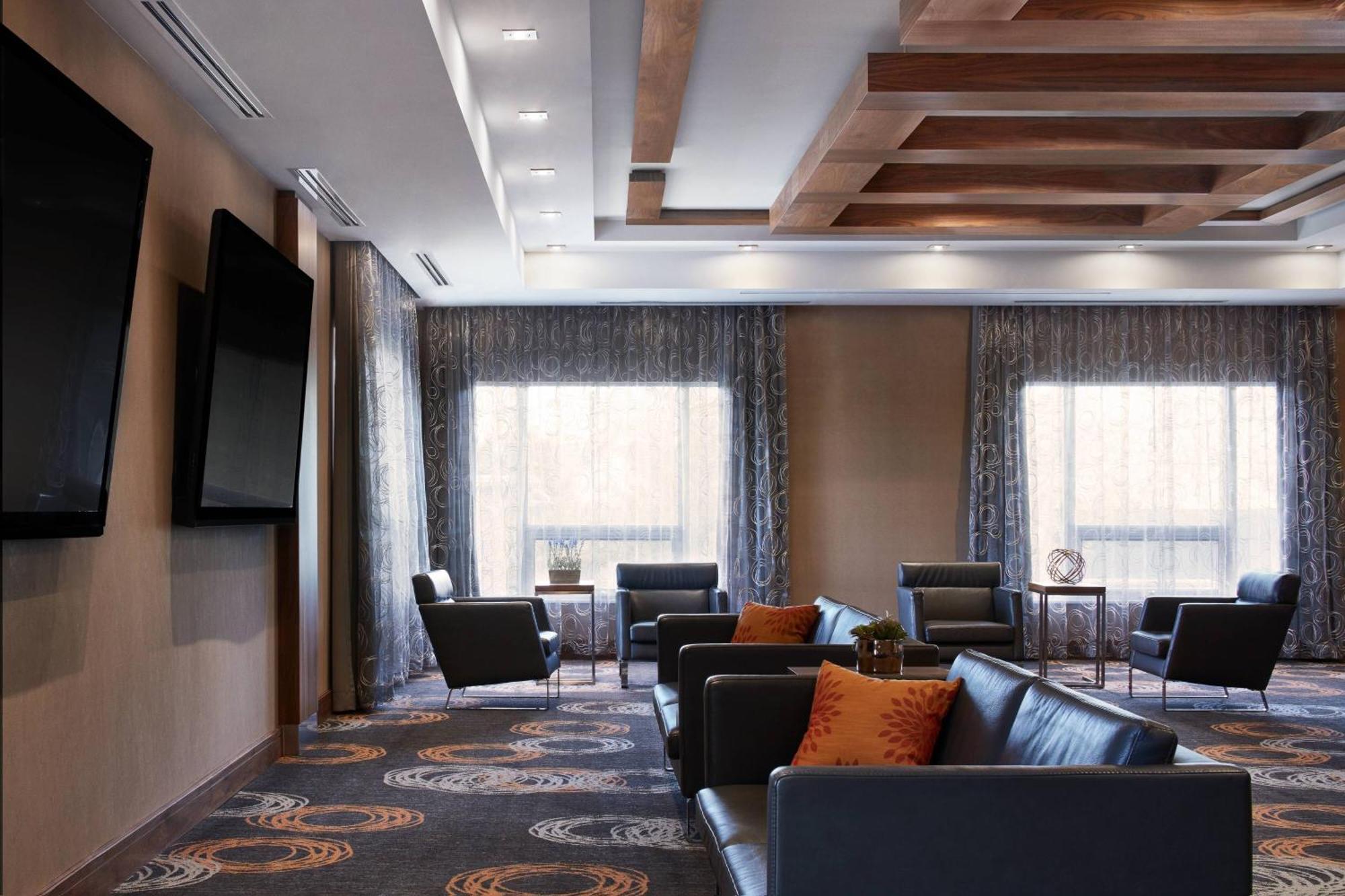 Delta Hotels By Marriott Waterloo Extérieur photo