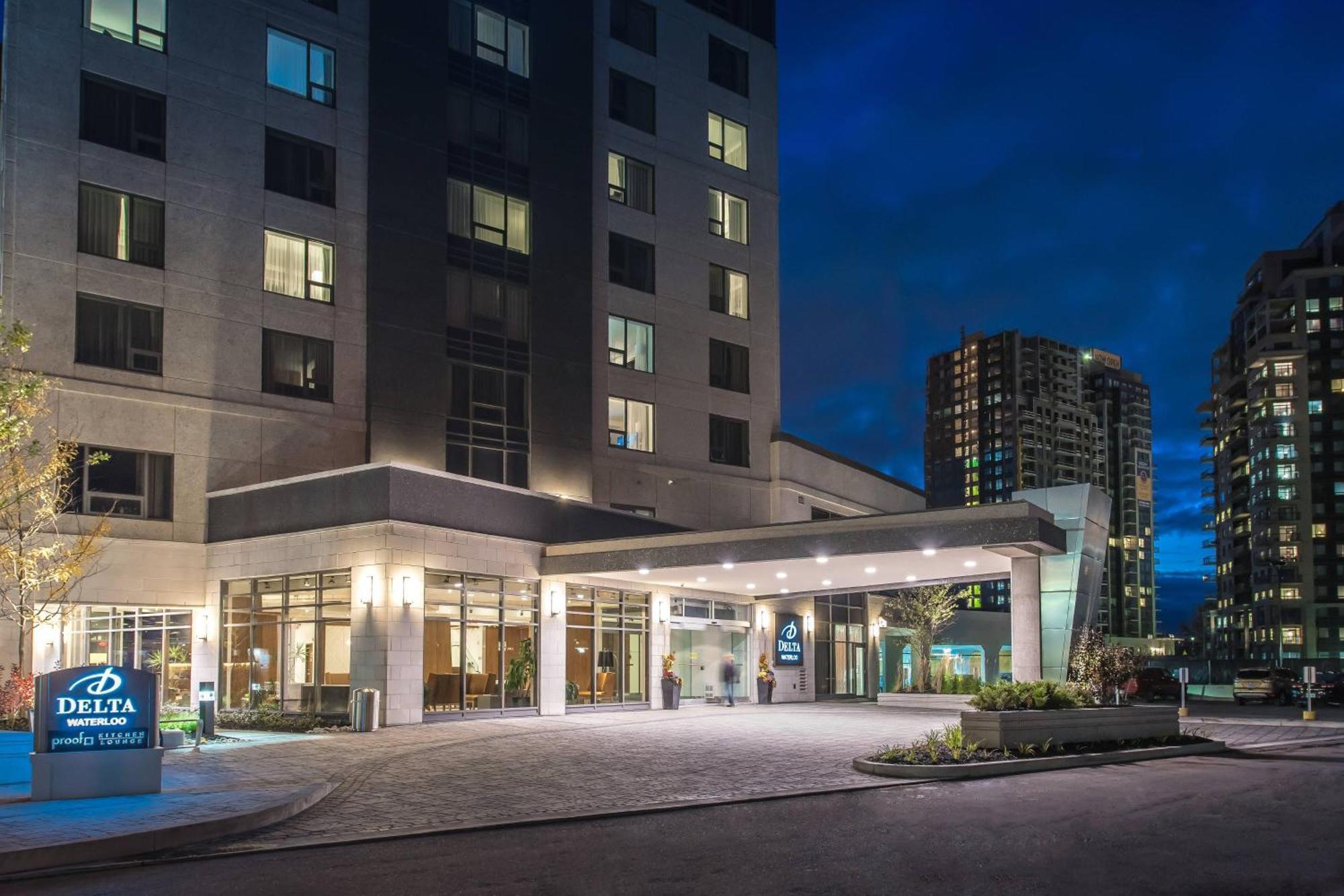 Delta Hotels By Marriott Waterloo Extérieur photo