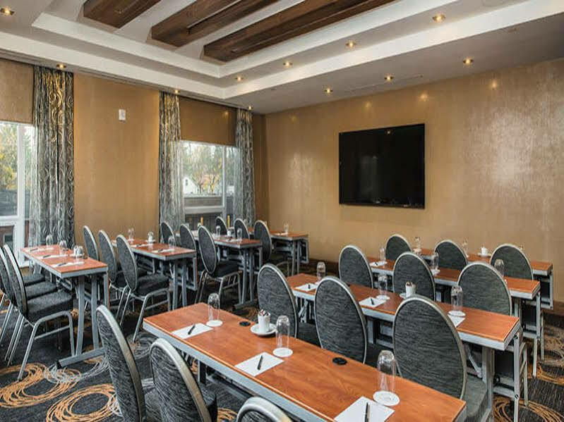 Delta Hotels By Marriott Waterloo Extérieur photo